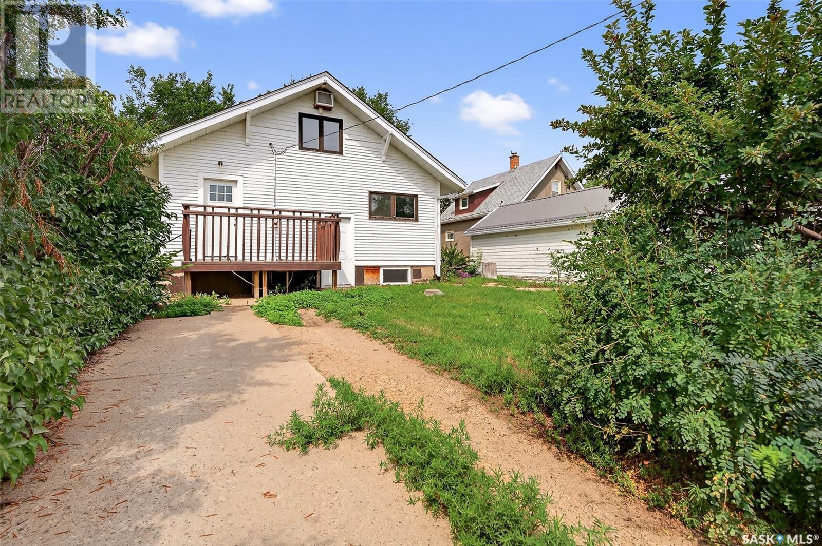 Photo 8 of 1227 1st Avenue Nw, Moose Jaw SK