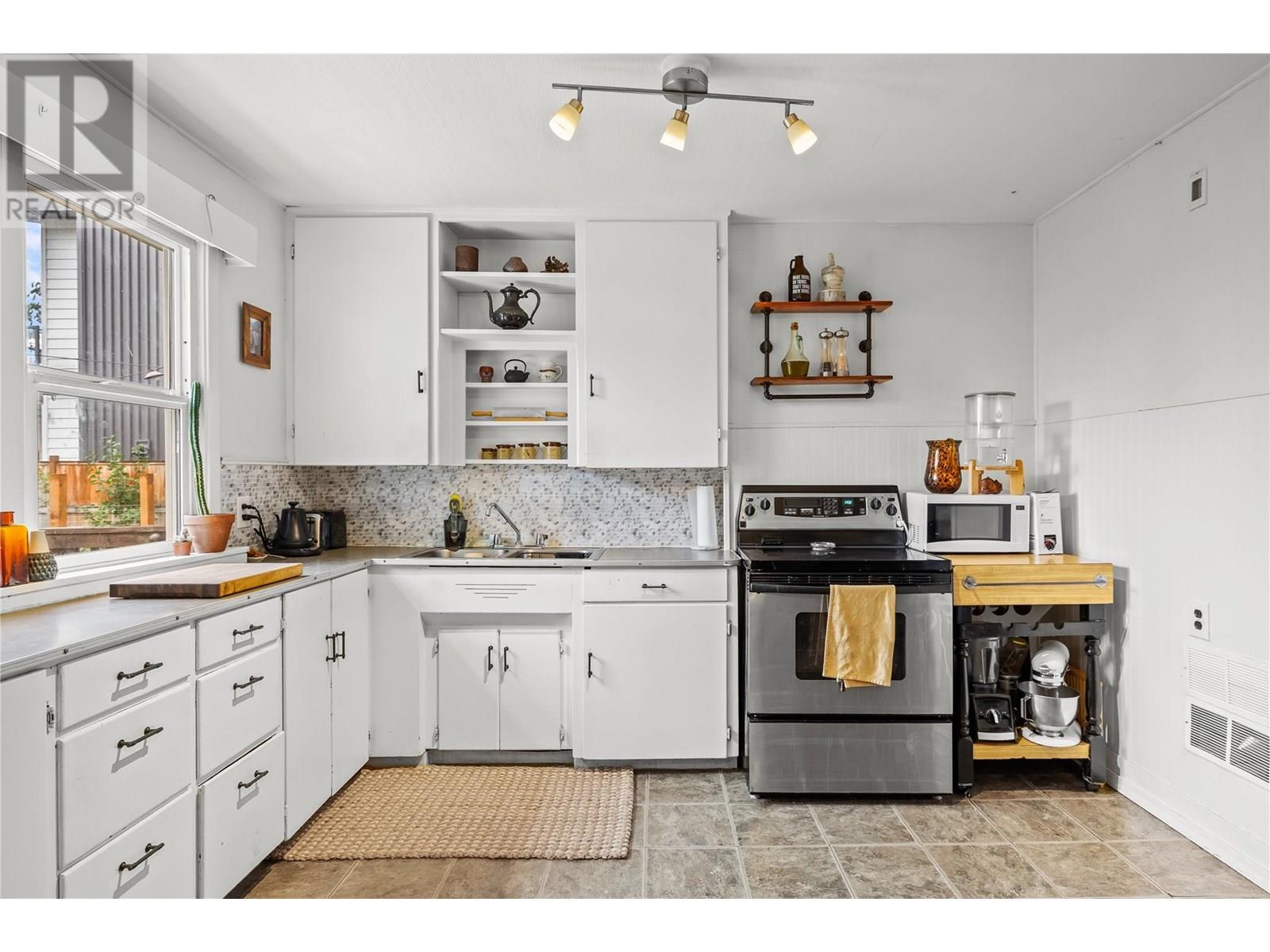  773-775 Martin Avenue, Kelowna