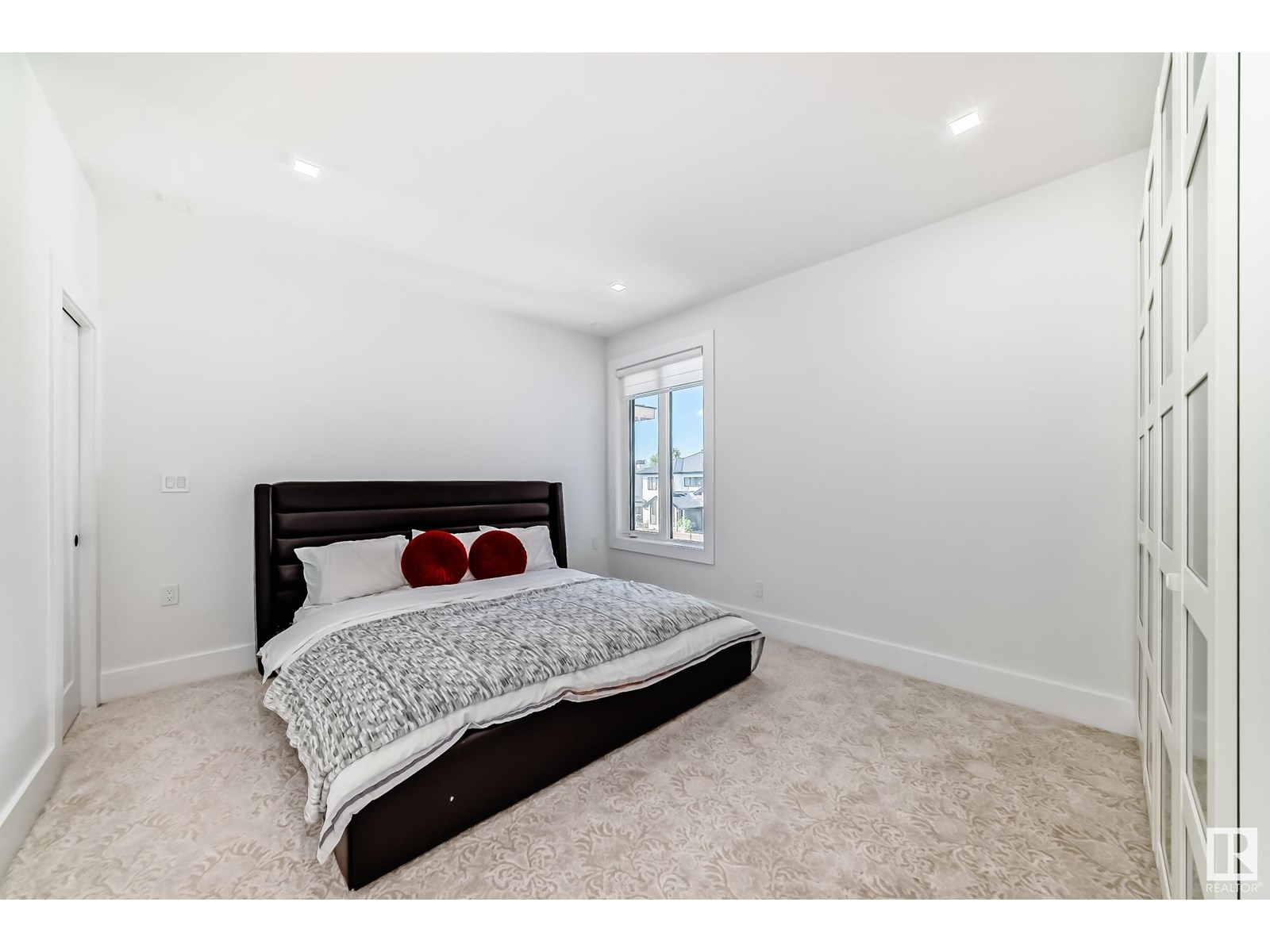 Photo 22 of 2747 Wheaton Dr Nw, Edmonton AB