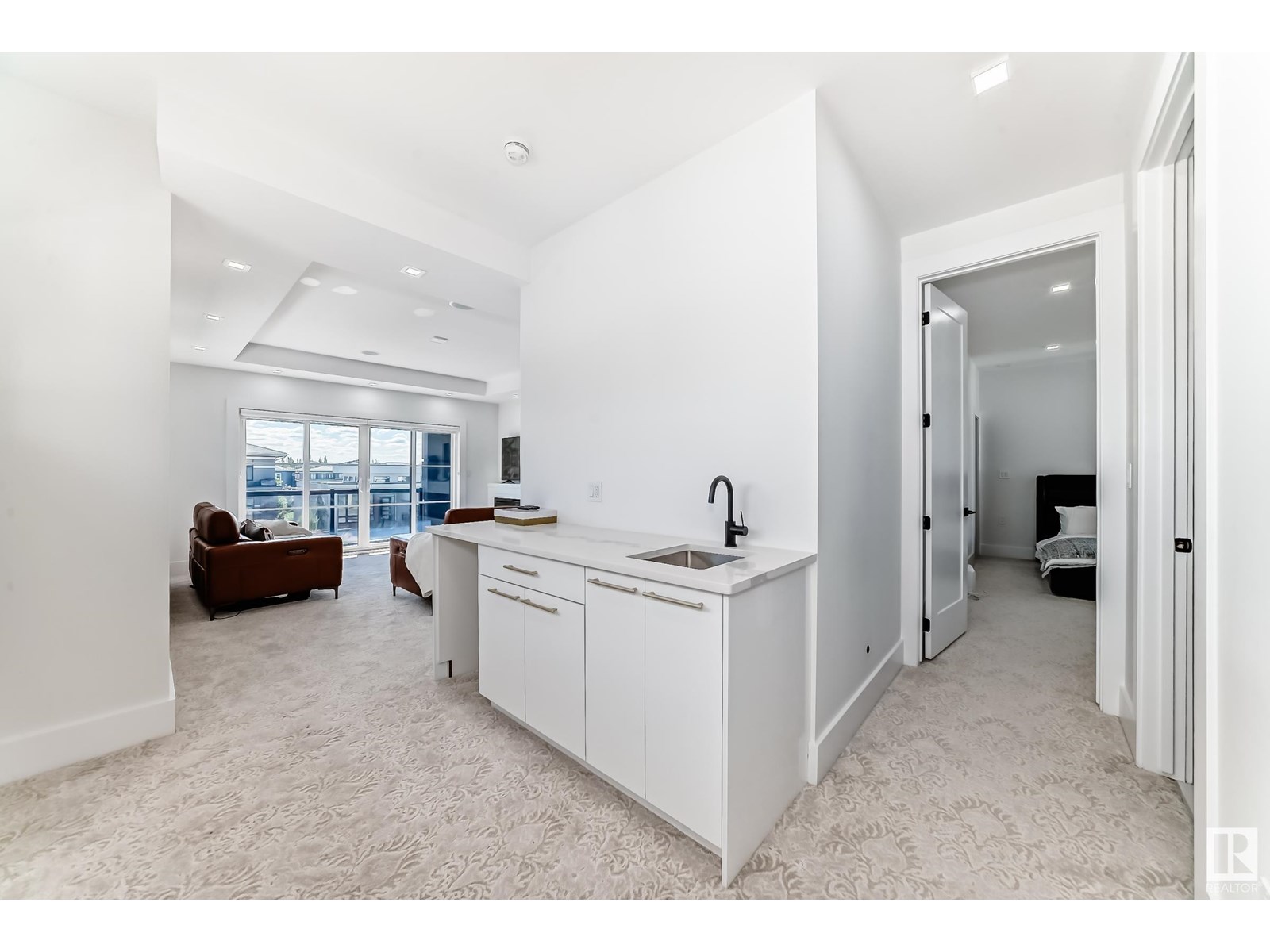 Photo 5 of 2747 Wheaton Dr Nw, Edmonton AB