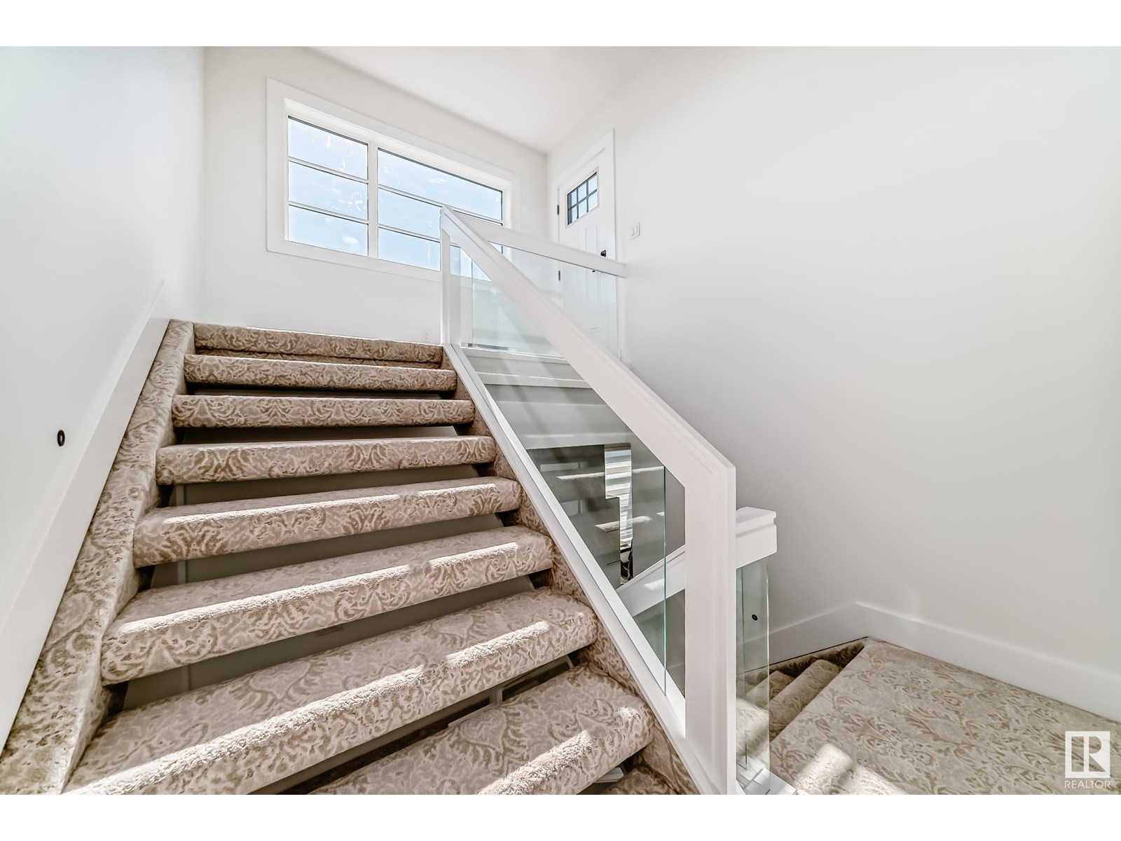 Photo 7 of 2747 Wheaton Dr Nw, Edmonton AB