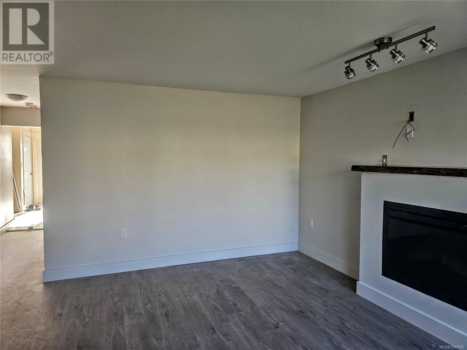 Photo 8 of 495 Nicol St, Nanaimo BC
