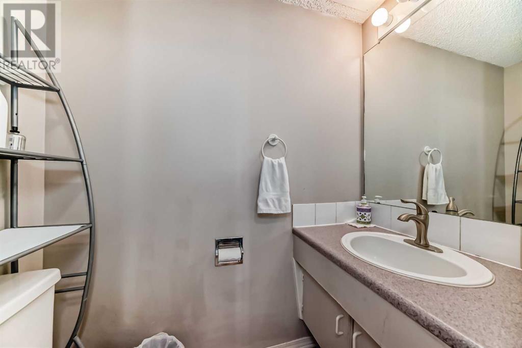 Single Family House for Sale in   Blackthorn Road NE Thorncliffe Calgary 