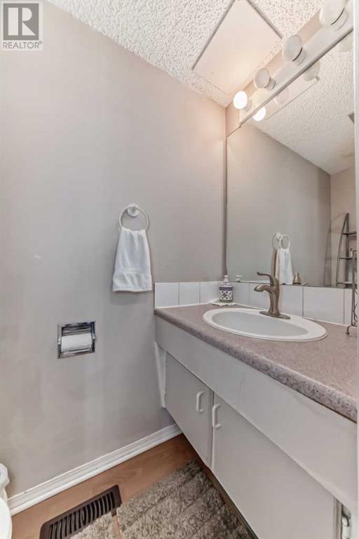 Single Family House for Sale in   Blackthorn Road NE Thorncliffe Calgary 