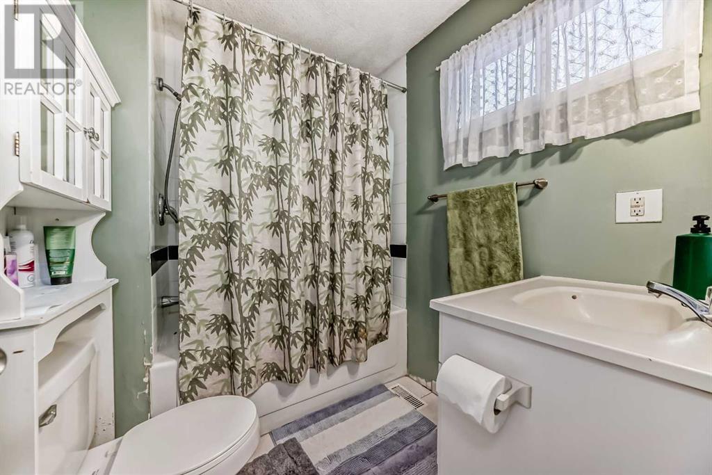 Single Family House for Sale in   Blackthorn Road NE Thorncliffe Calgary 