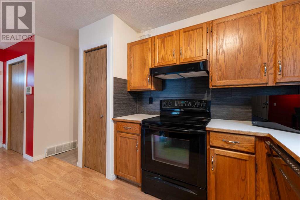 Single Family House 3 Level for Sale in  Laguna Close NE Monterey Park Calgary 