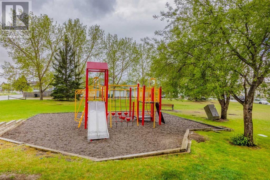 Single Family House 3 Level for Sale in  Laguna Close NE Monterey Park Calgary 