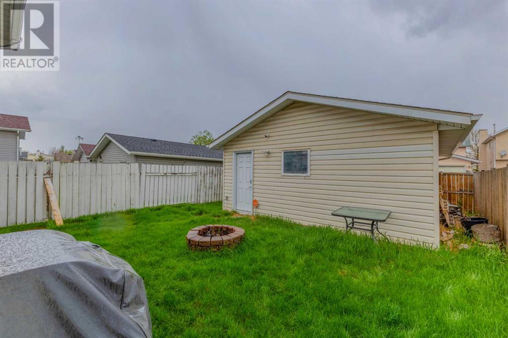 Single Family House 3 Level for Sale in  Laguna Close NE Monterey Park Calgary 