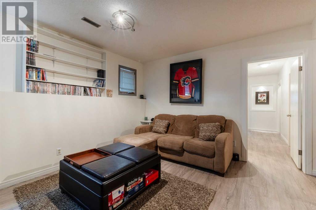 Single Family House 3 Level for Sale in  Laguna Close NE Monterey Park Calgary 