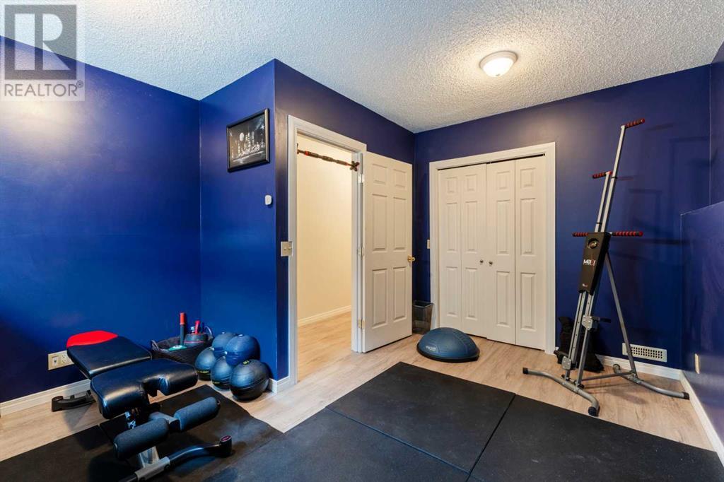 Single Family House 3 Level for Sale in  Laguna Close NE Monterey Park Calgary 