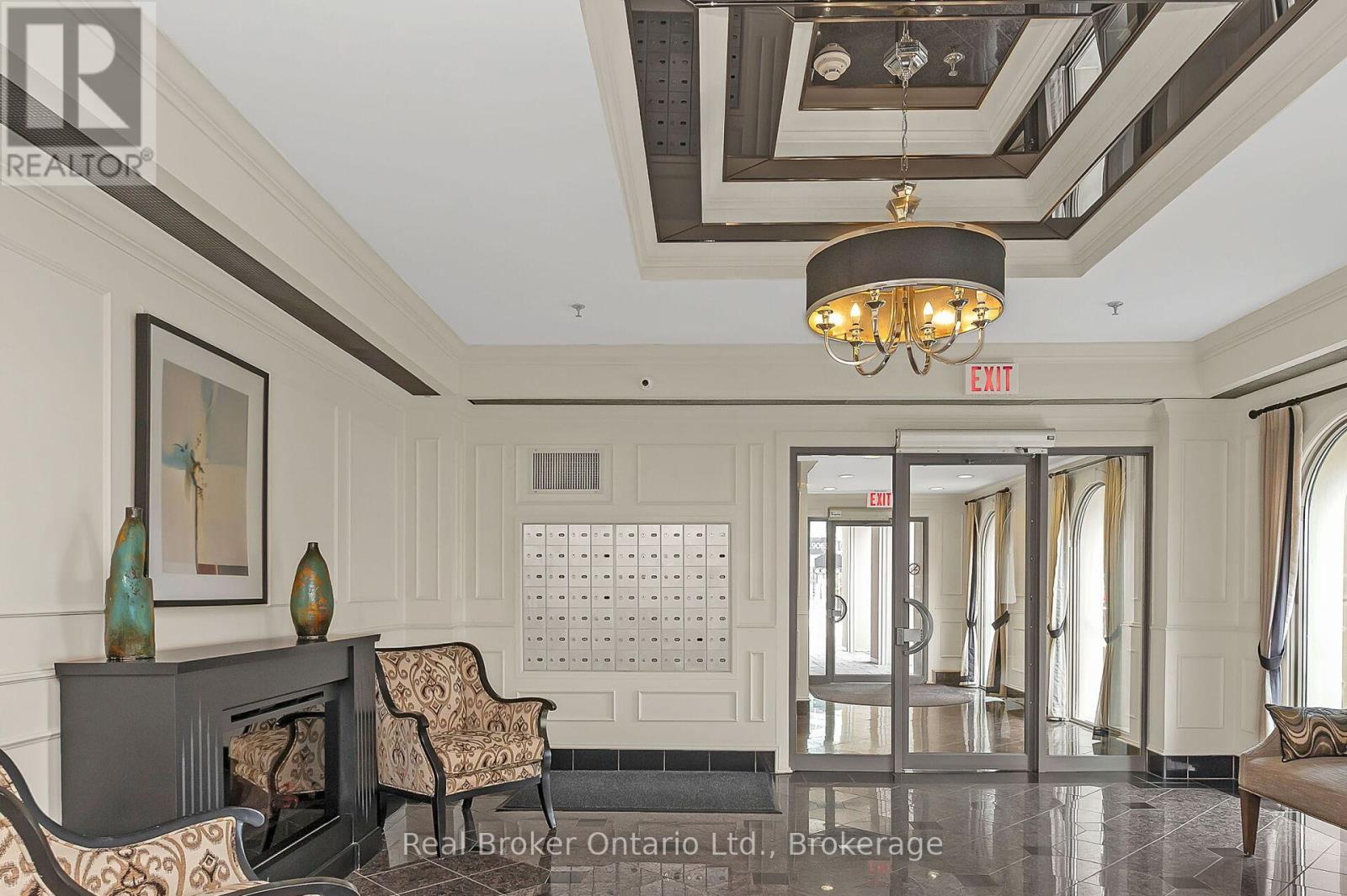 Photo 10 of 406 415 Locust Street, Burlington ON