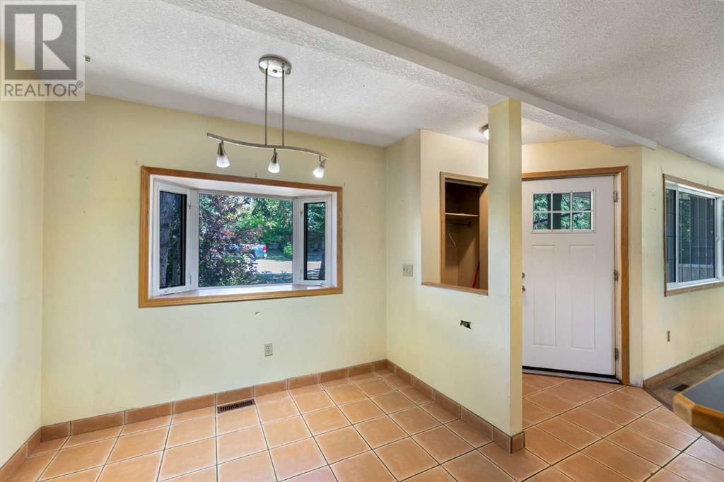 155 35 Street NW, Calgary, Alberta