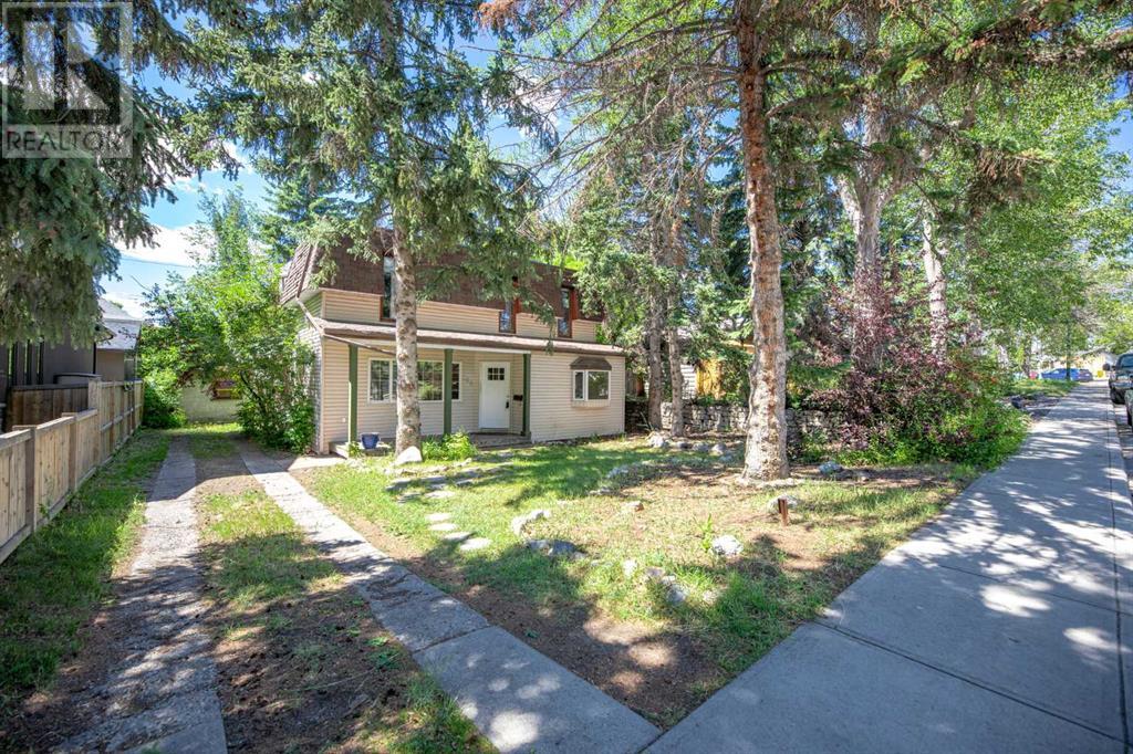 Single Family House 4 Level for Sale in   Street NW Parkdale Calgary 