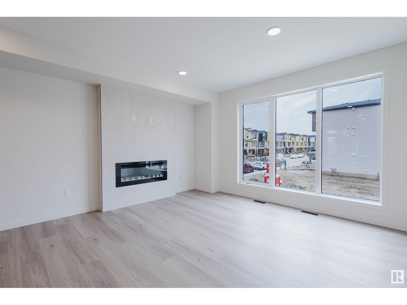 Photo 8 of 3260 Keswick Wy Sw, Edmonton AB