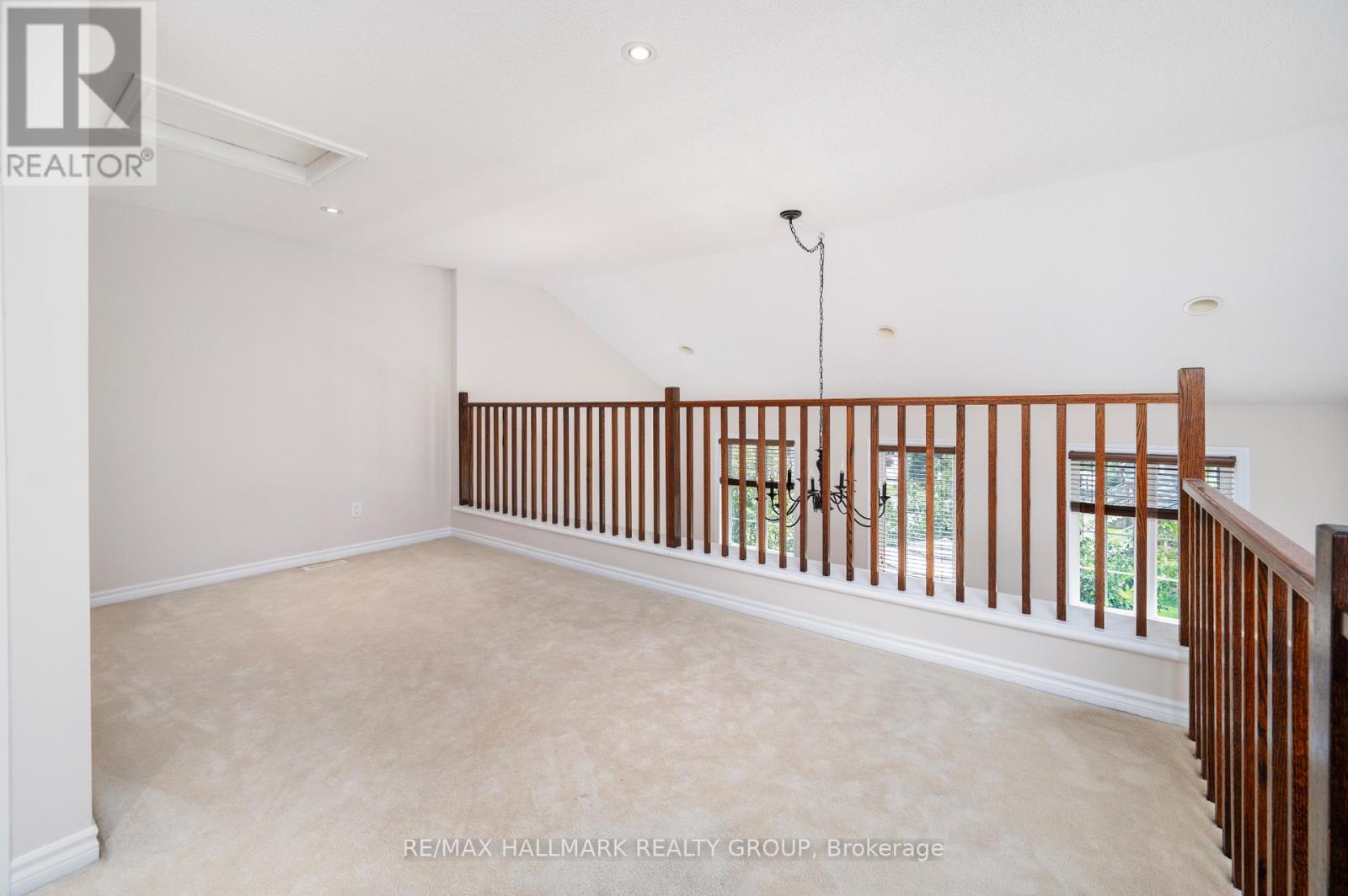Photo 22 of 39 39 Hawkstone Gate, Ottawa ON