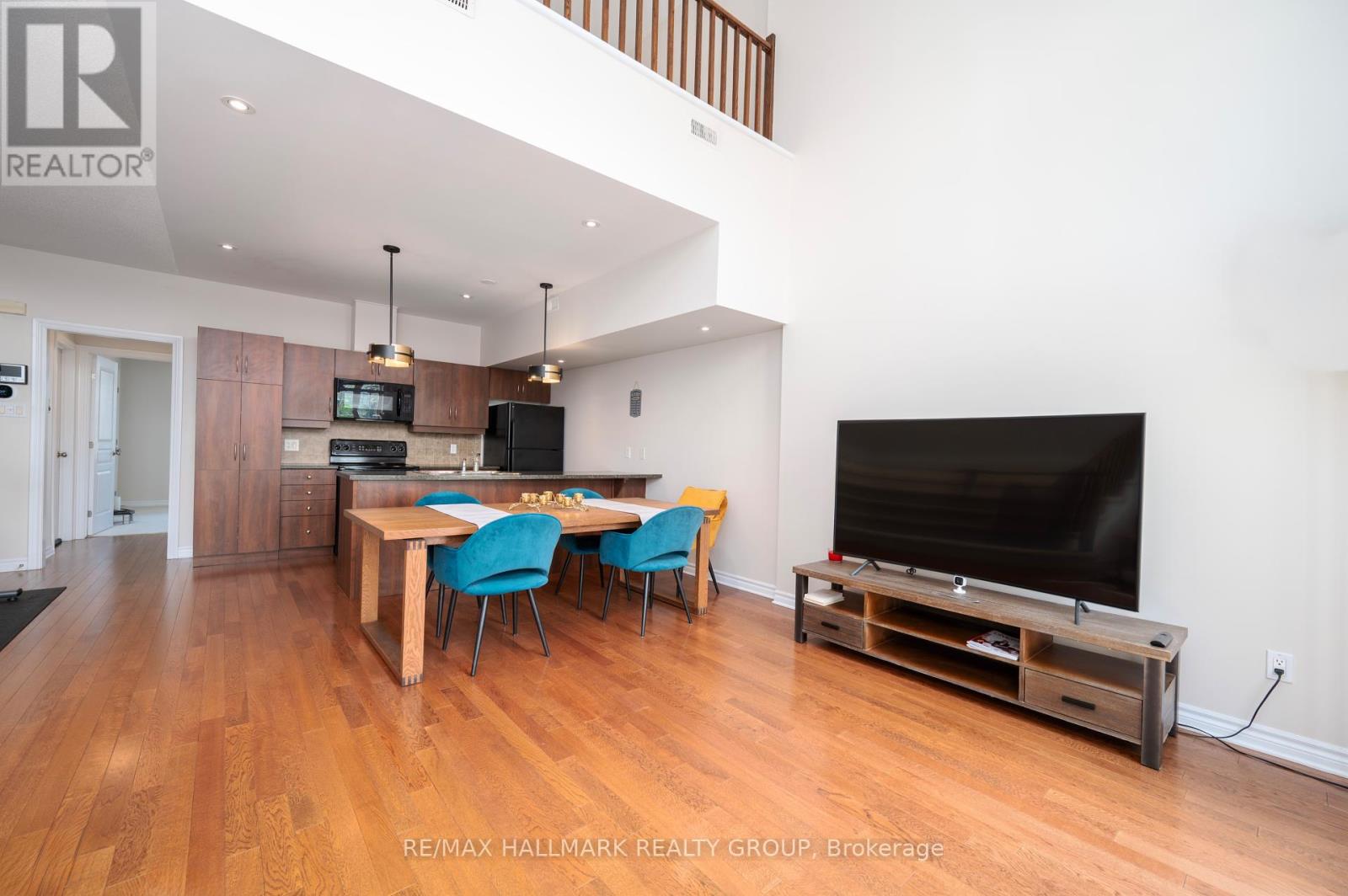 Photo 11 of 39 39 Hawkstone Gate, Ottawa ON