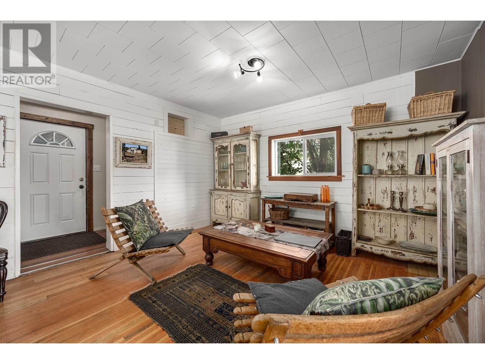 36 14th Avenue, Lillooet