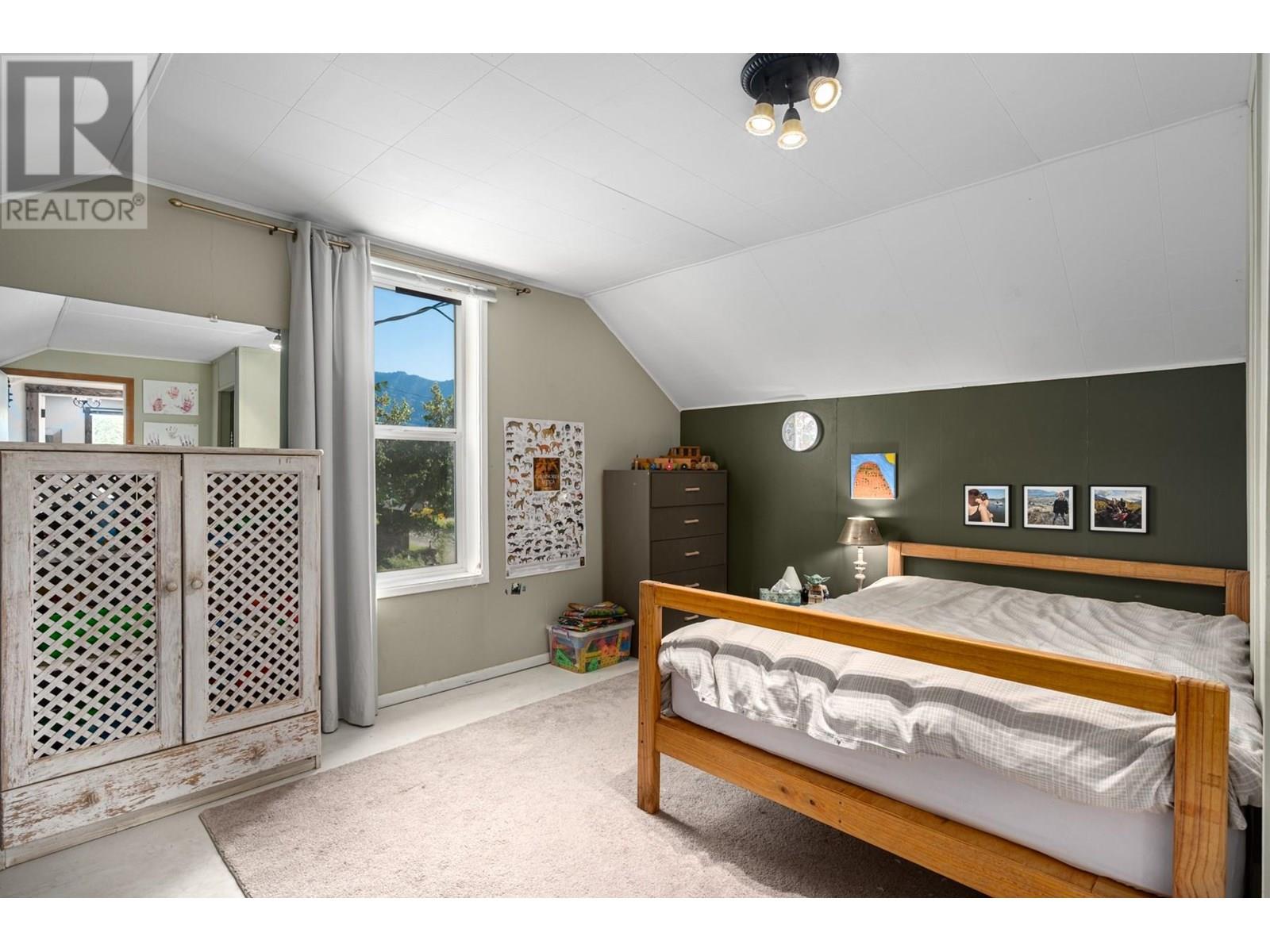 36 14th Avenue, Lillooet