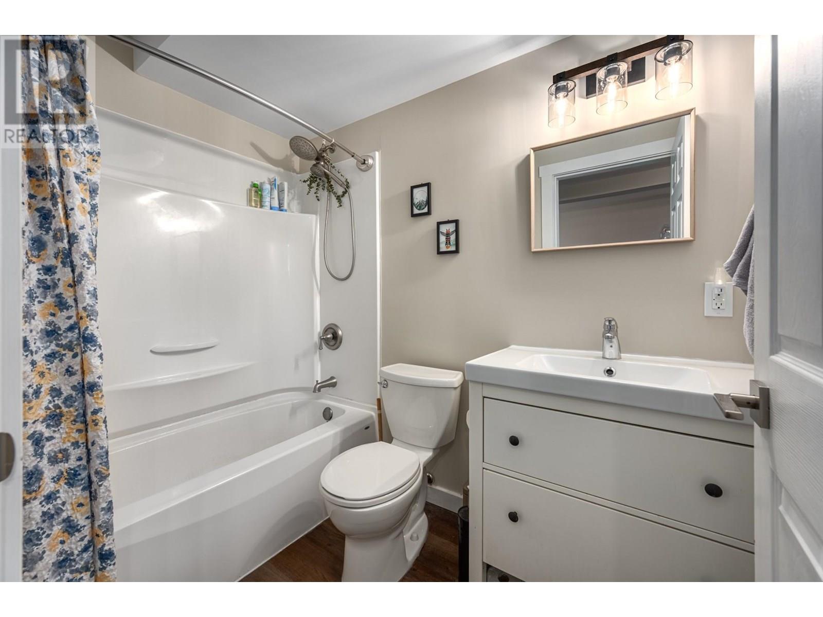 36 14th Avenue, Lillooet