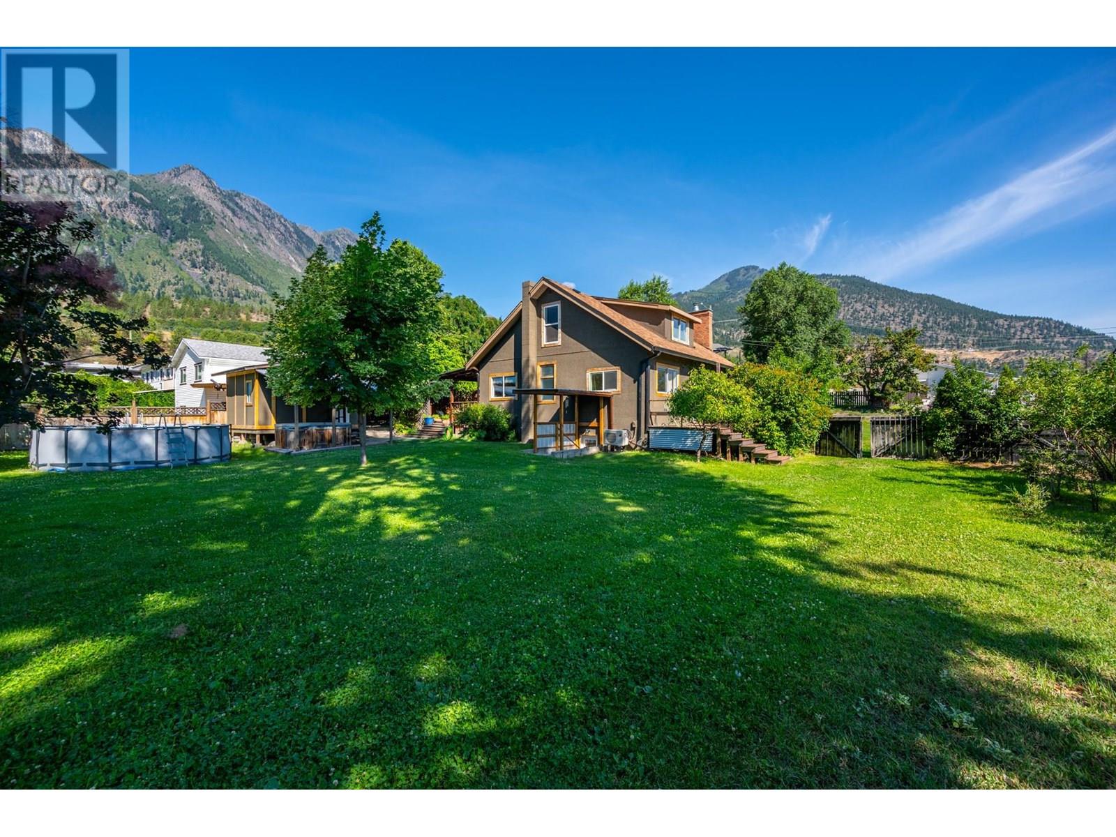 36 14th Avenue, Lillooet