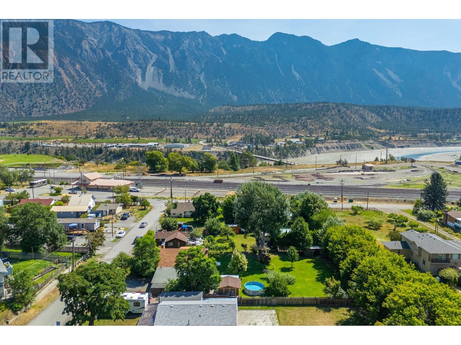 36 14th Avenue, Lillooet