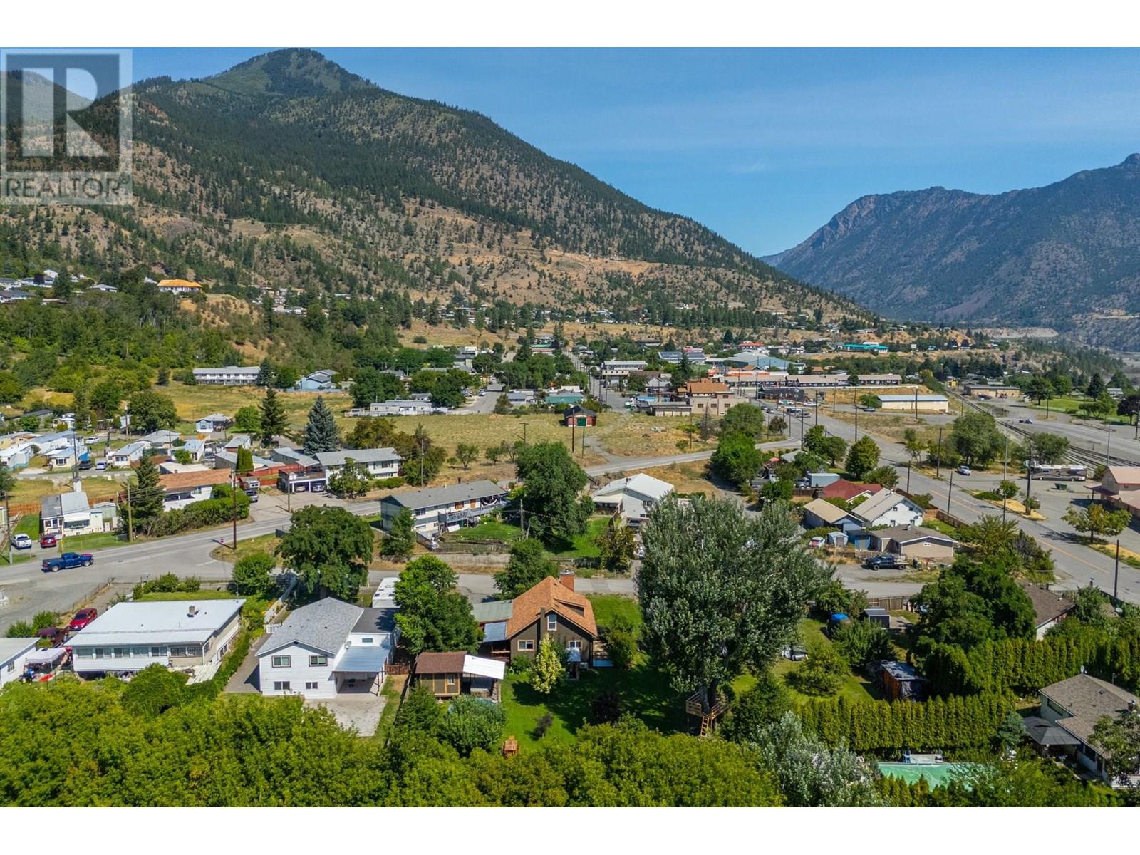 36 14th Avenue, Lillooet