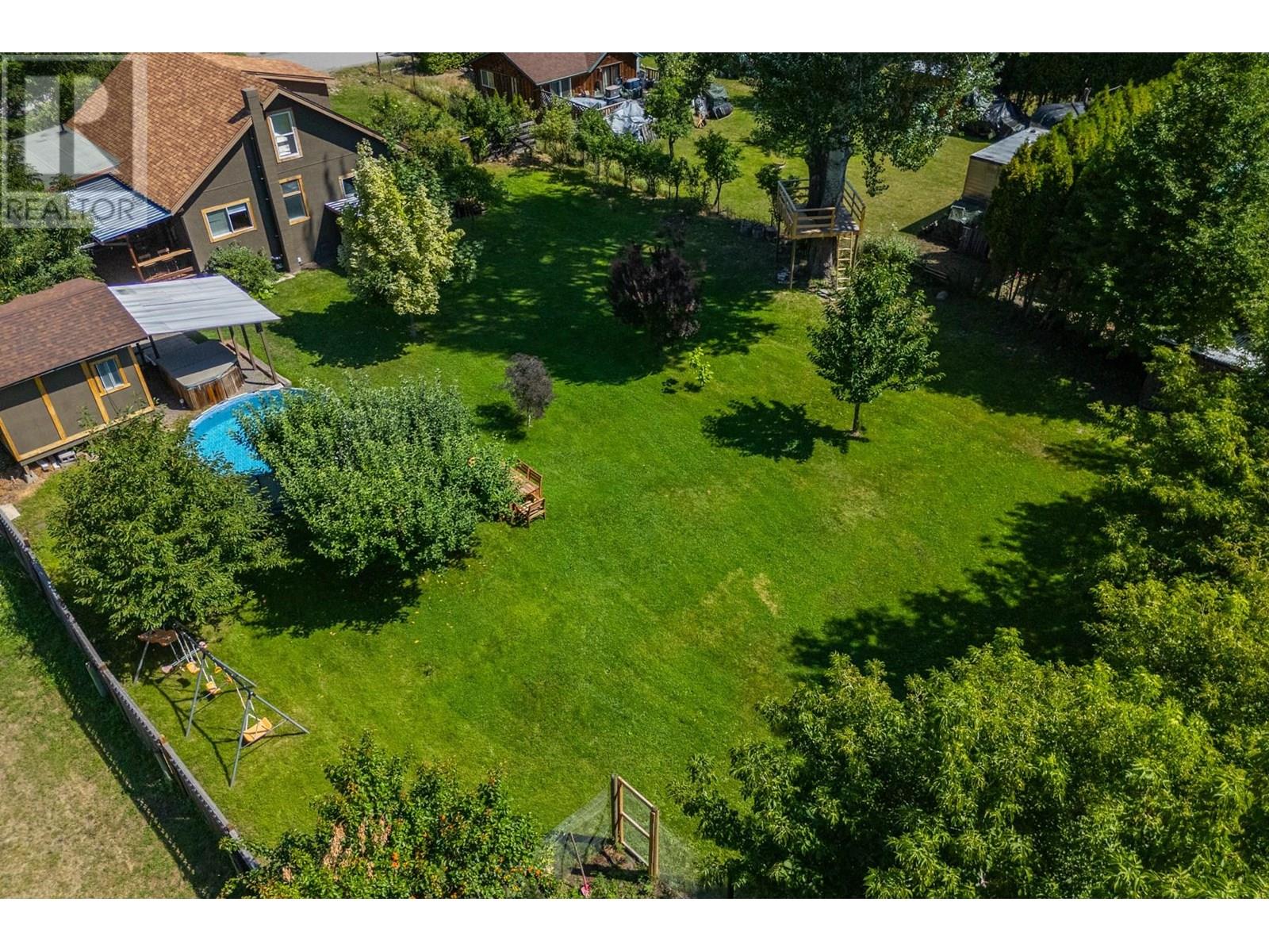 36 14th Avenue, Lillooet