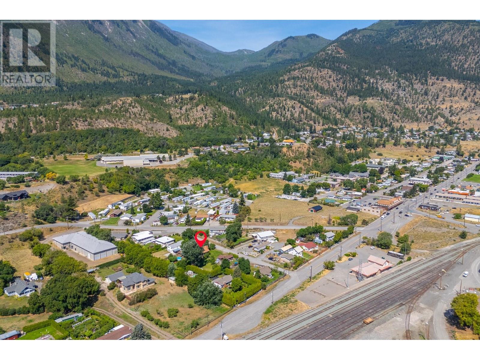 36 14th Avenue, Lillooet