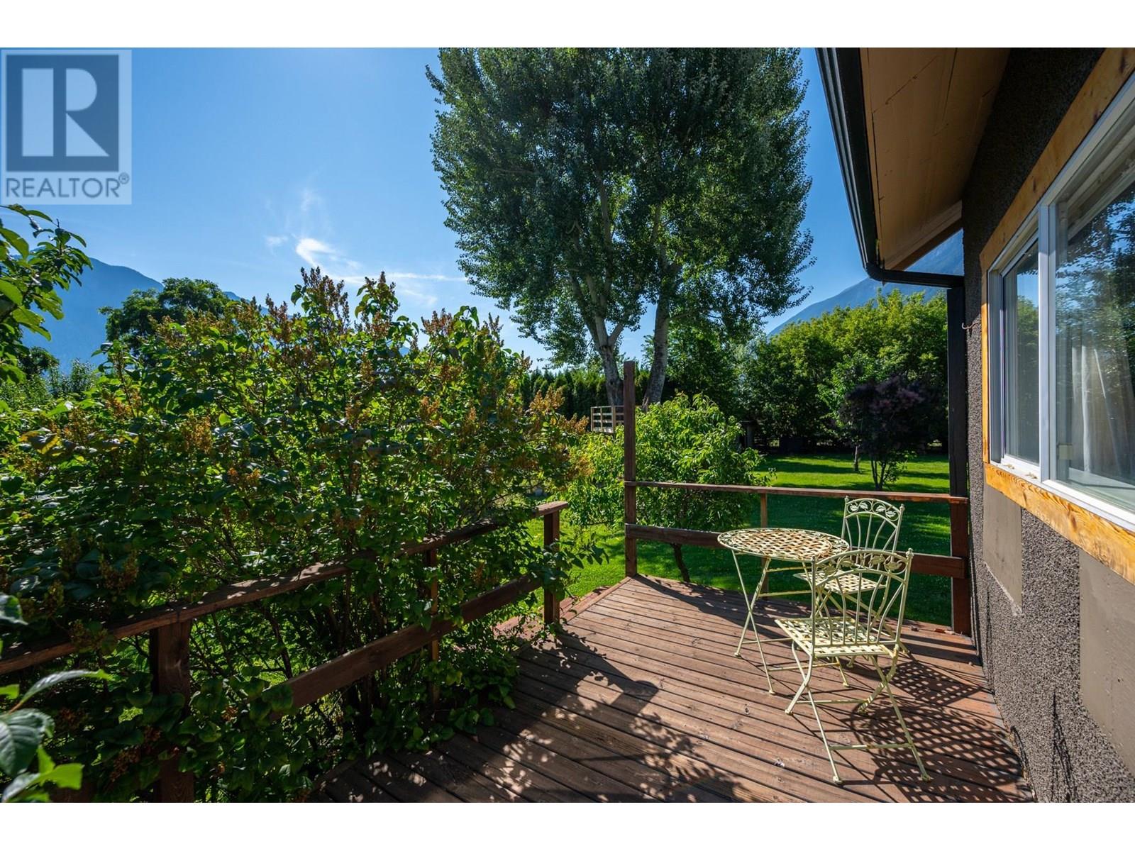 36 14th Avenue, Lillooet