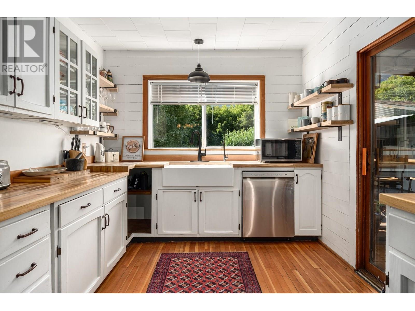 36 14th Avenue, Lillooet