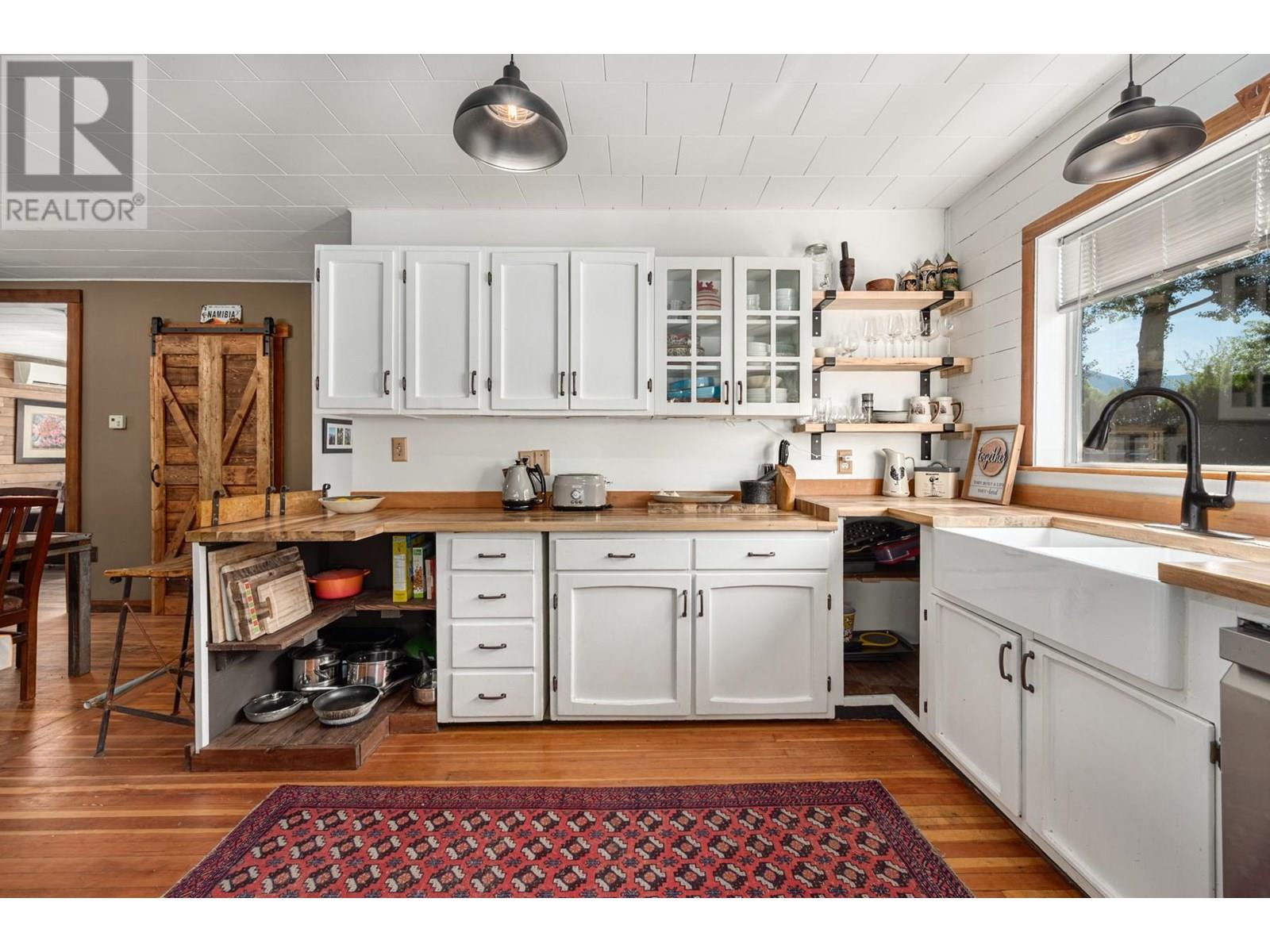 36 14th Avenue, Lillooet