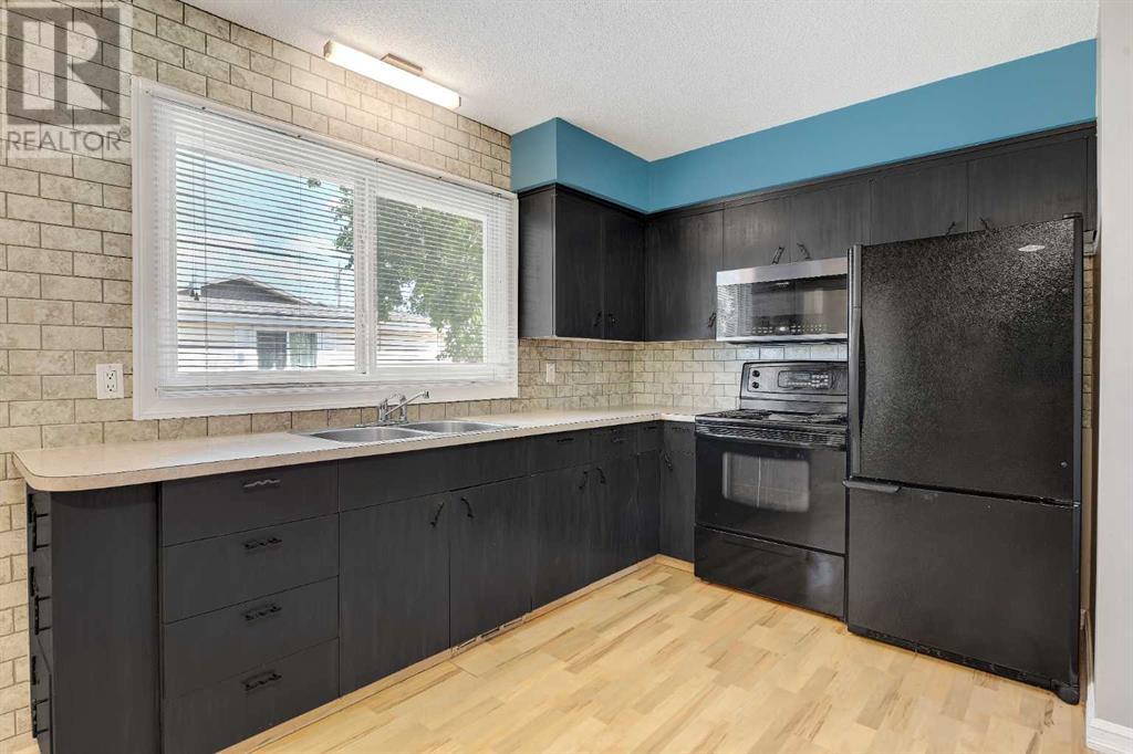 Single Family House Bungalow for Sale in  A Street Mountview Grande Prairie 