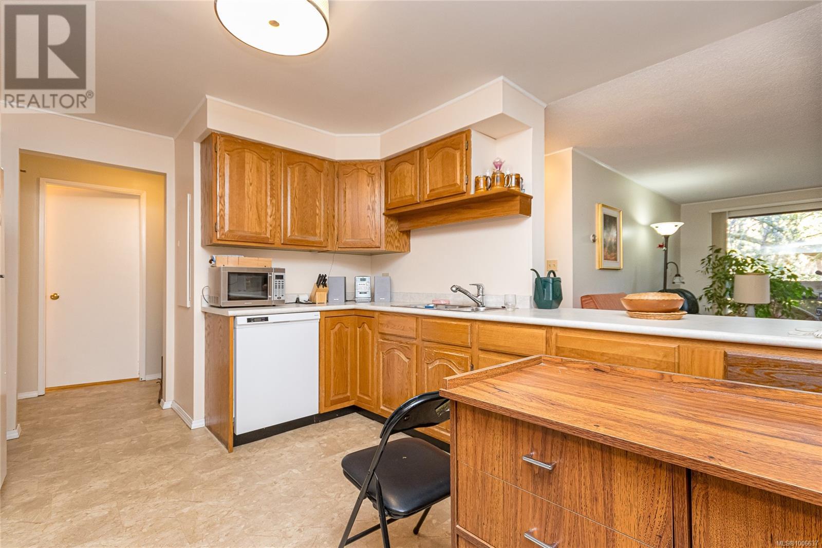 304 1106 Glenora Pl, Saanich