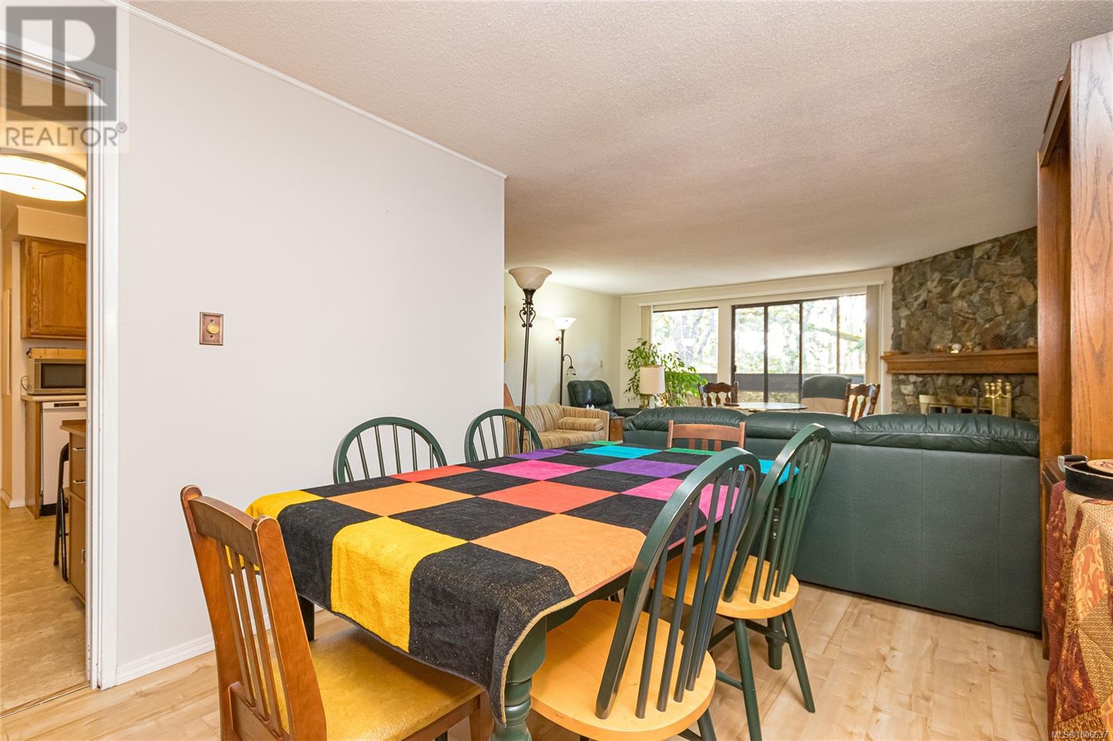 304 1106 Glenora Pl, Saanich