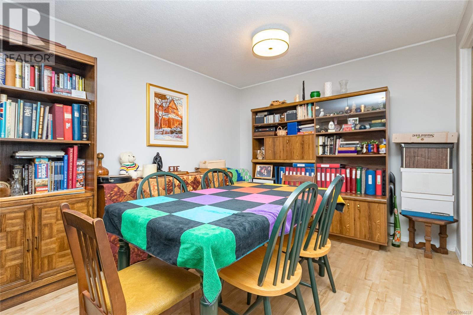 304 1106 Glenora Pl, Saanich