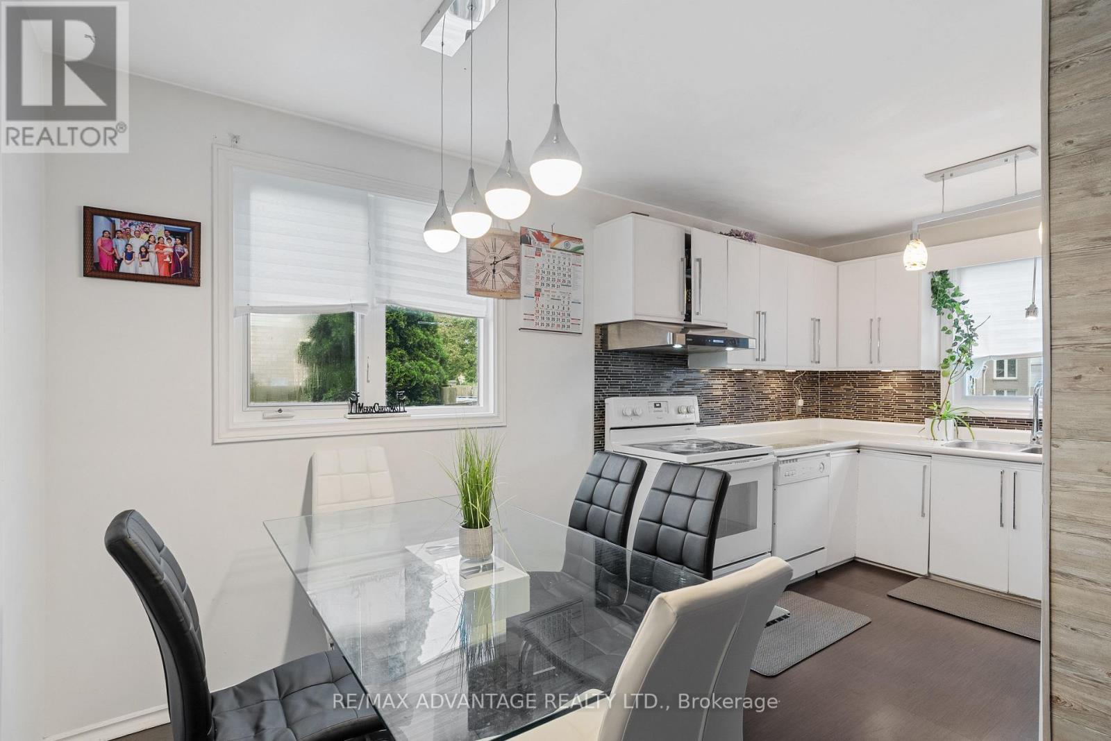 Photo 17 of 95 Clarence Avenue, Leamington ON