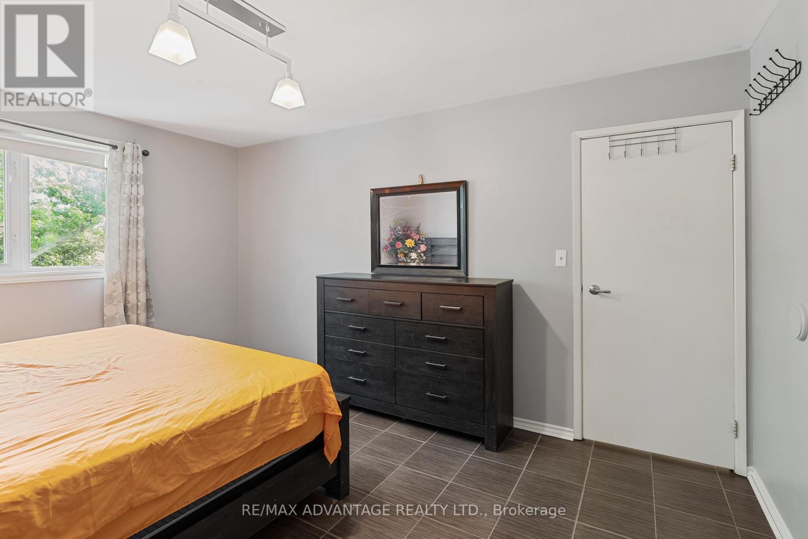 Photo 9 of 95 Clarence Avenue, Leamington ON