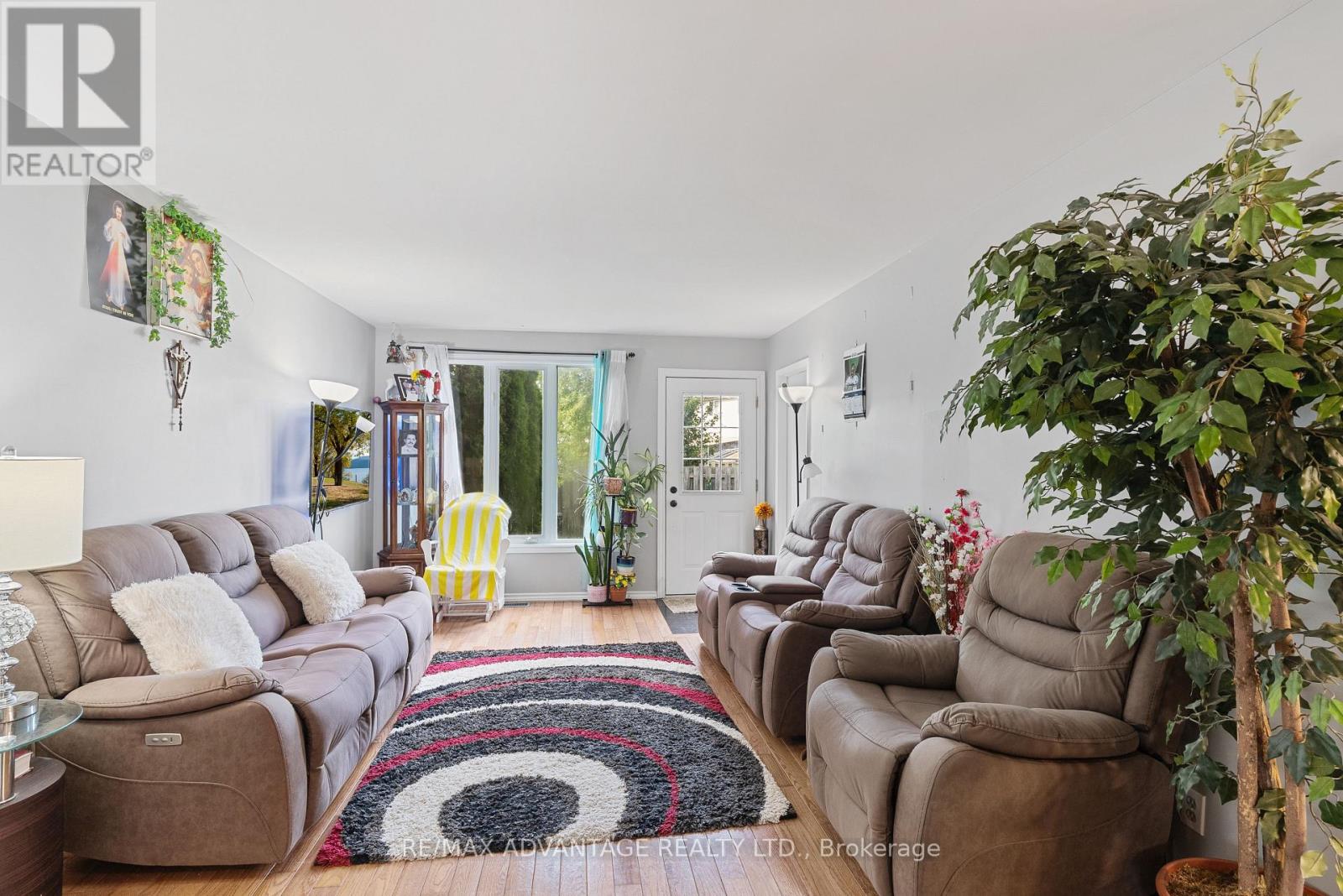 Photo 26 of 95 Clarence Avenue, Leamington ON