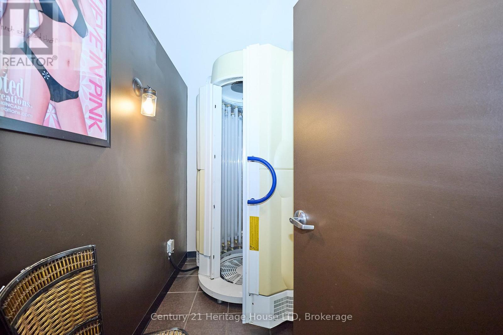 Photo 10 of 8 1267 Garrison Road, Fort Erie ON