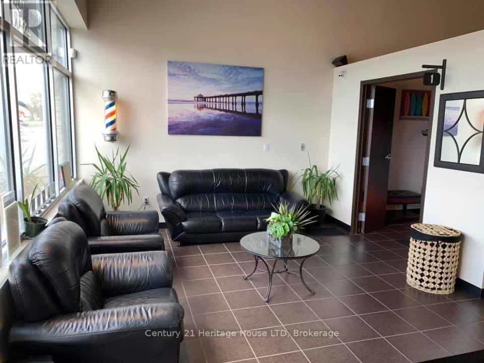 Photo 5 of 8 1267 Garrison Road, Fort Erie ON