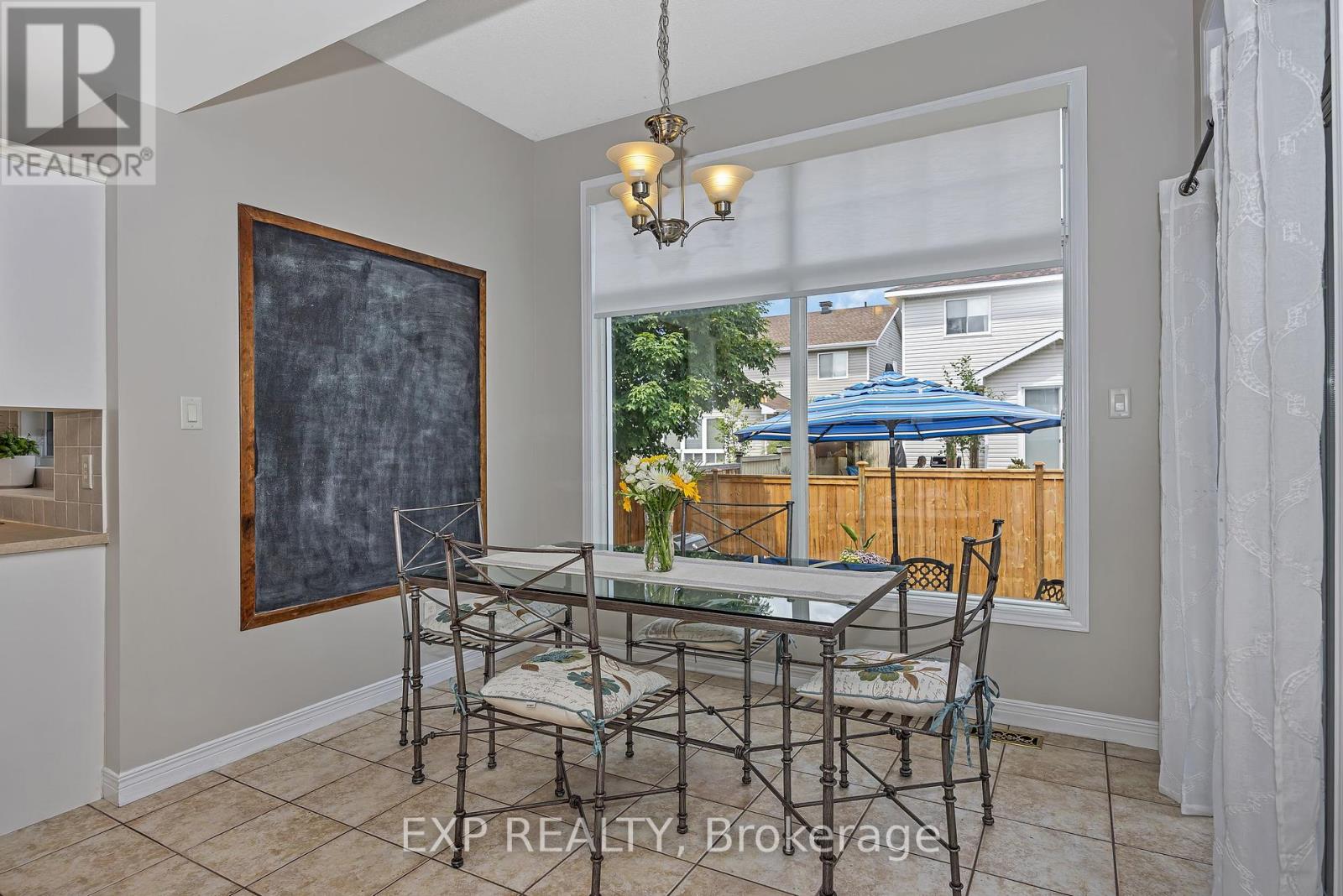 Photo 15 of 3722 Mountain Meadows Crescent N, Ottawa ON