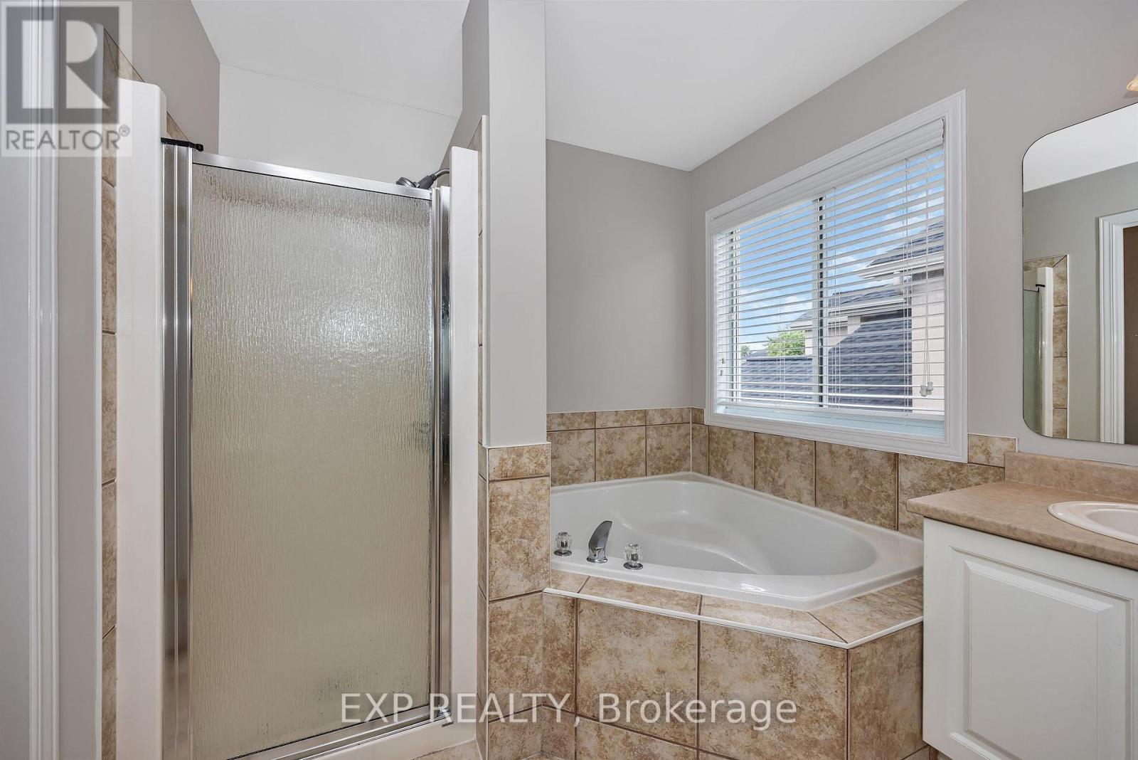 Photo 29 of 3722 Mountain Meadows Crescent N, Ottawa ON