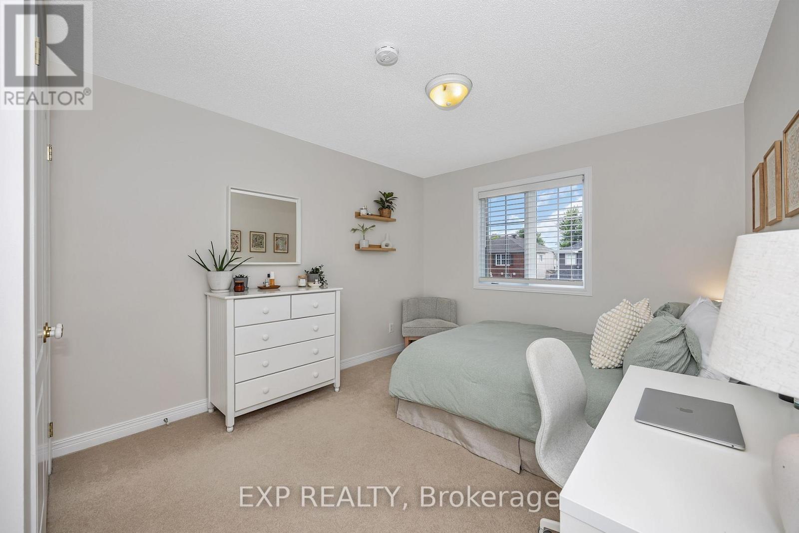 Photo 31 of 3722 Mountain Meadows Crescent N, Ottawa ON