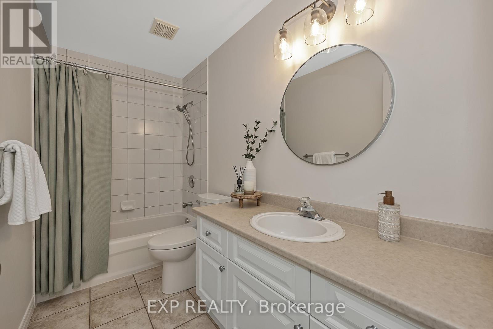 Photo 33 of 3722 Mountain Meadows Crescent N, Ottawa ON