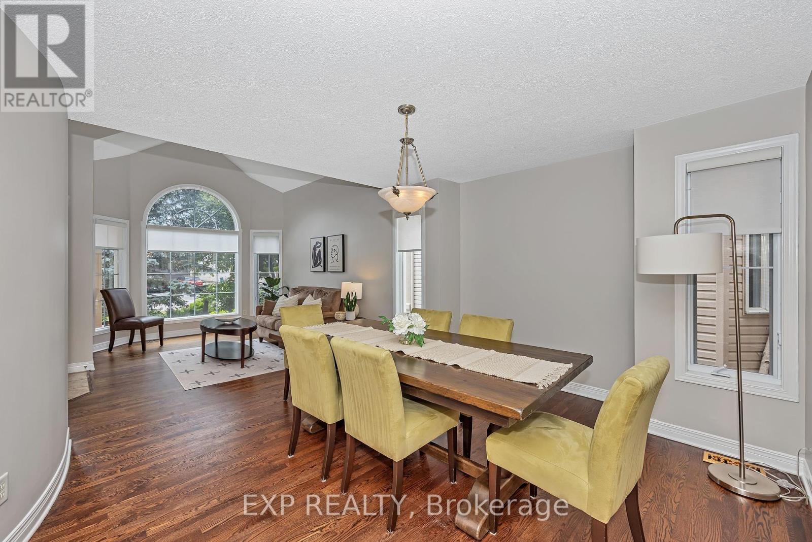 Photo 8 of 3722 Mountain Meadows Crescent N, Ottawa ON