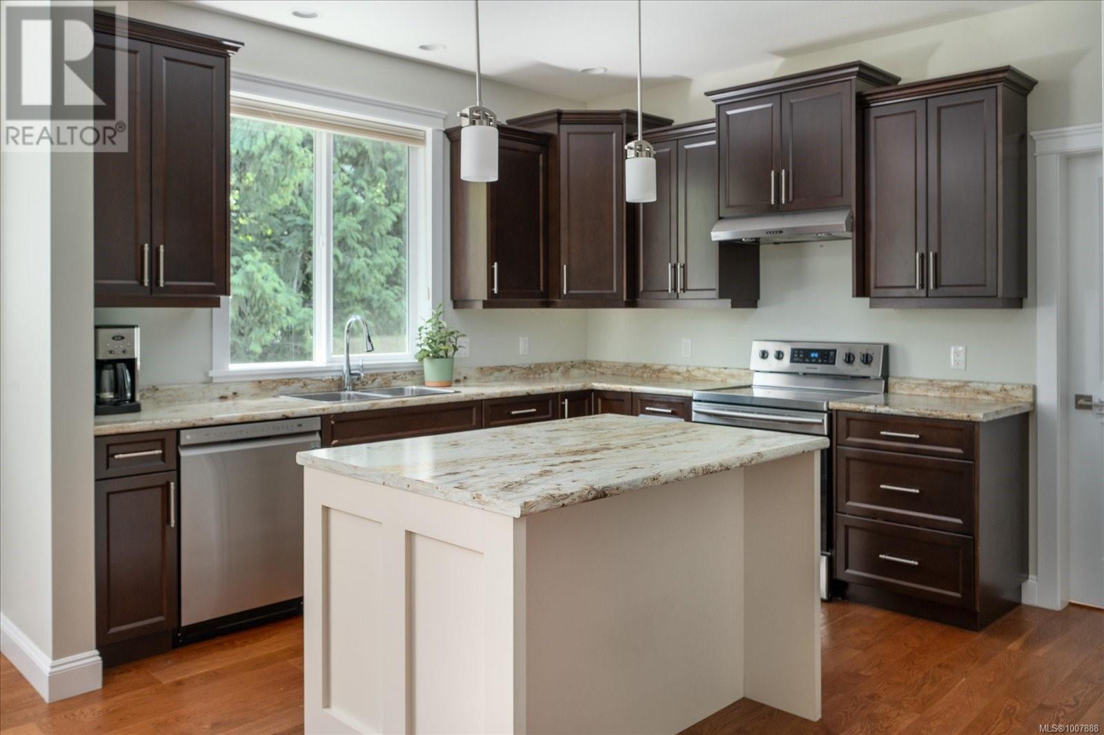 Photo 15 of 7 313 Holland Creek Pl, Ladysmith BC