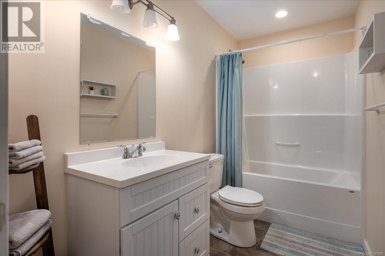 Photo 37 of 7 313 Holland Creek Pl, Ladysmith BC