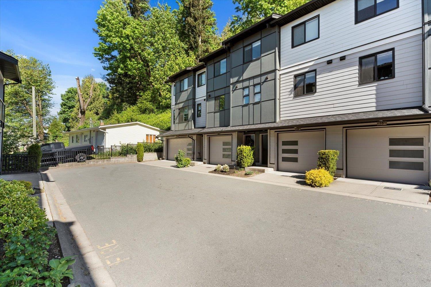 Photo 3 of 13 34825 Delair Road, Abbotsford BC