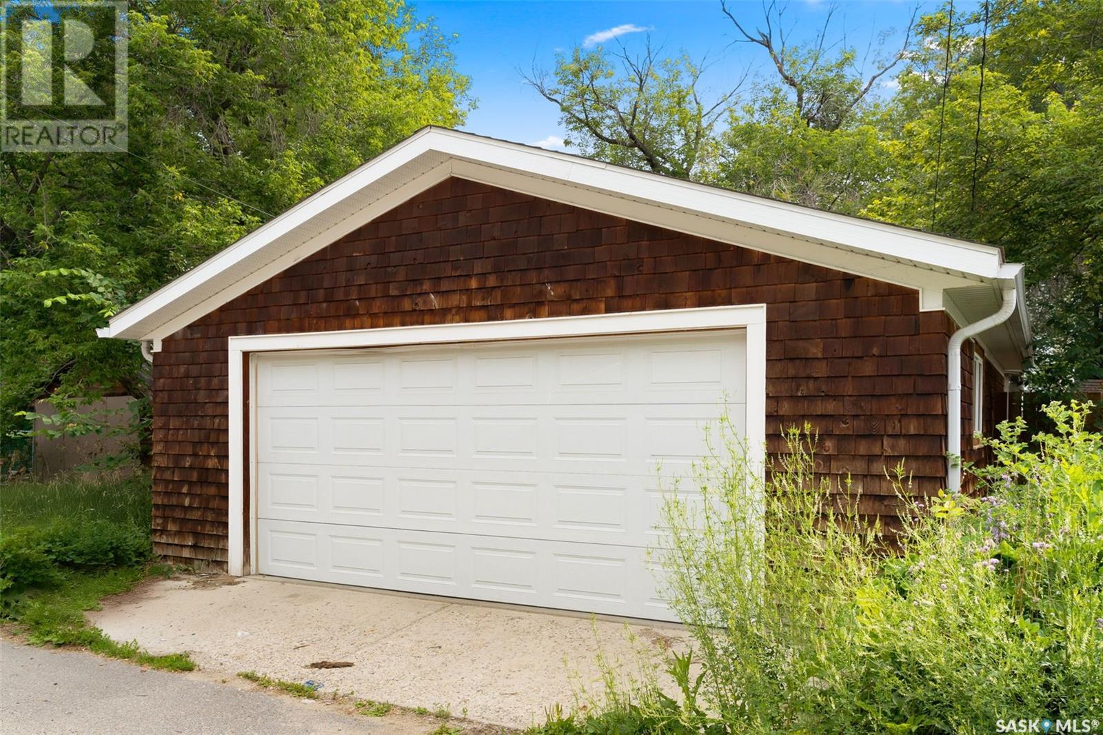 Photo 42 of 2256 Angus Street, Regina SK
