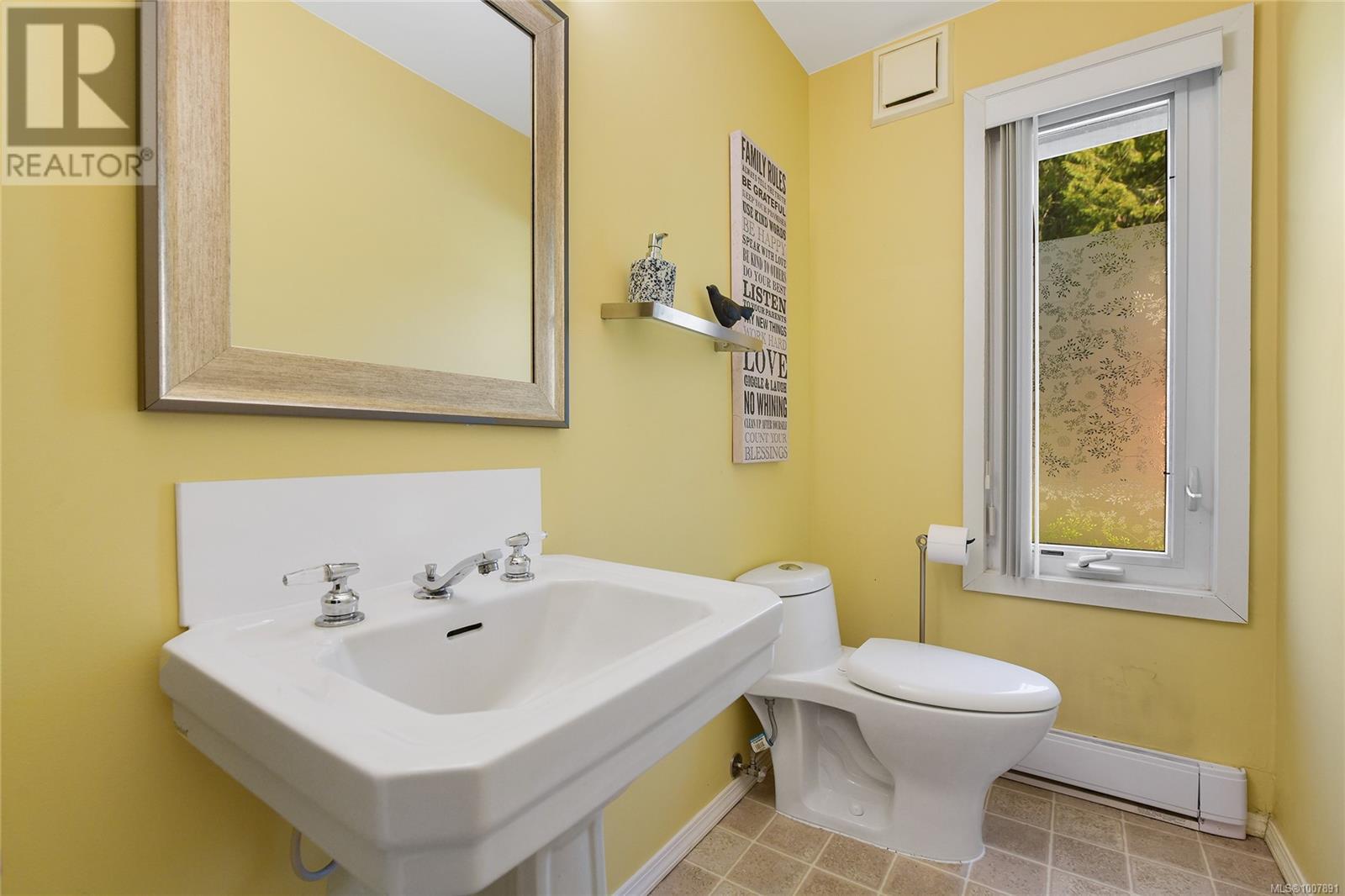 Photo 18 of 1695 Cultra Ave, Central Saanich BC